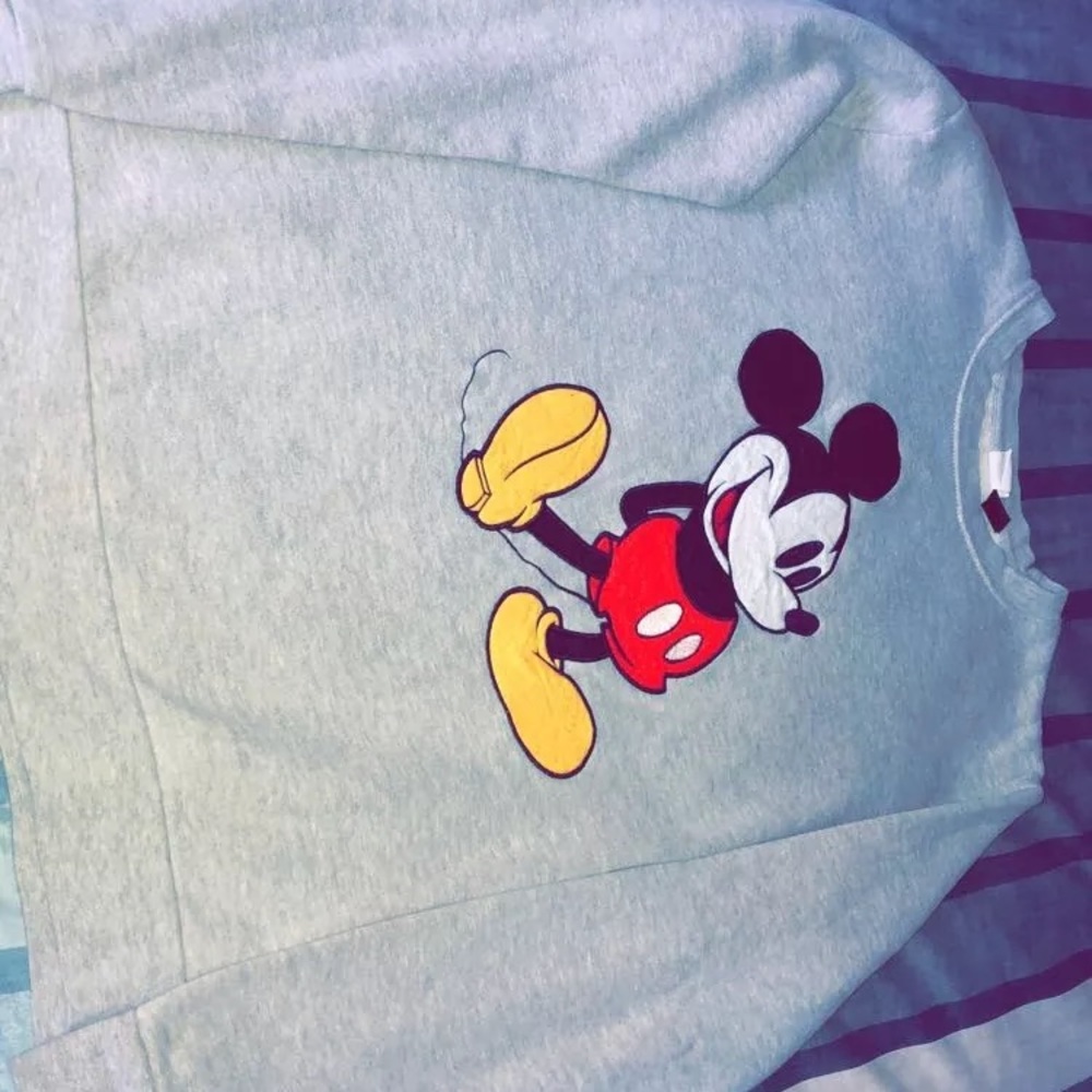 A sweater it doesn’t have a hoddie